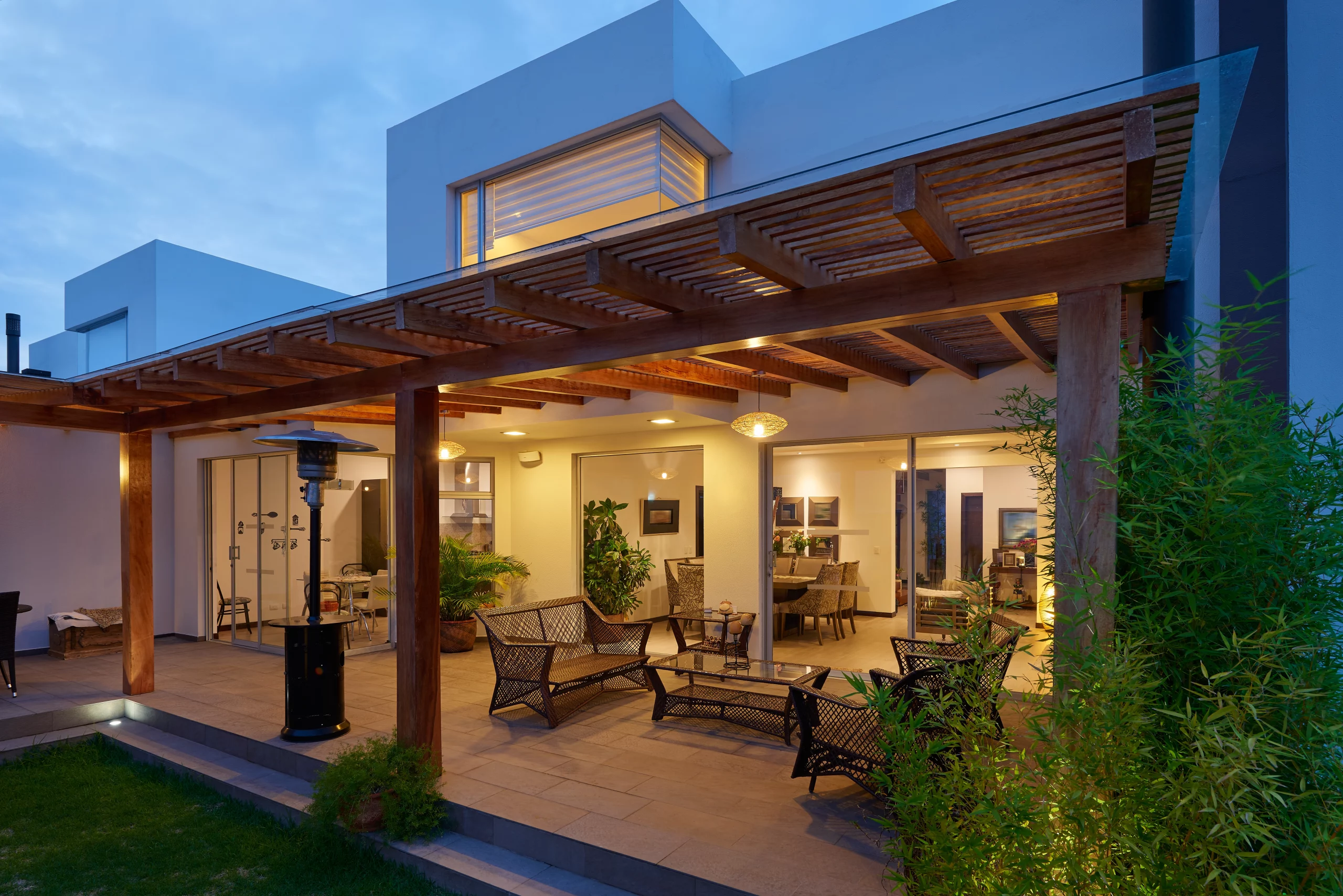 Pérgola Anchico con techo policarbonato